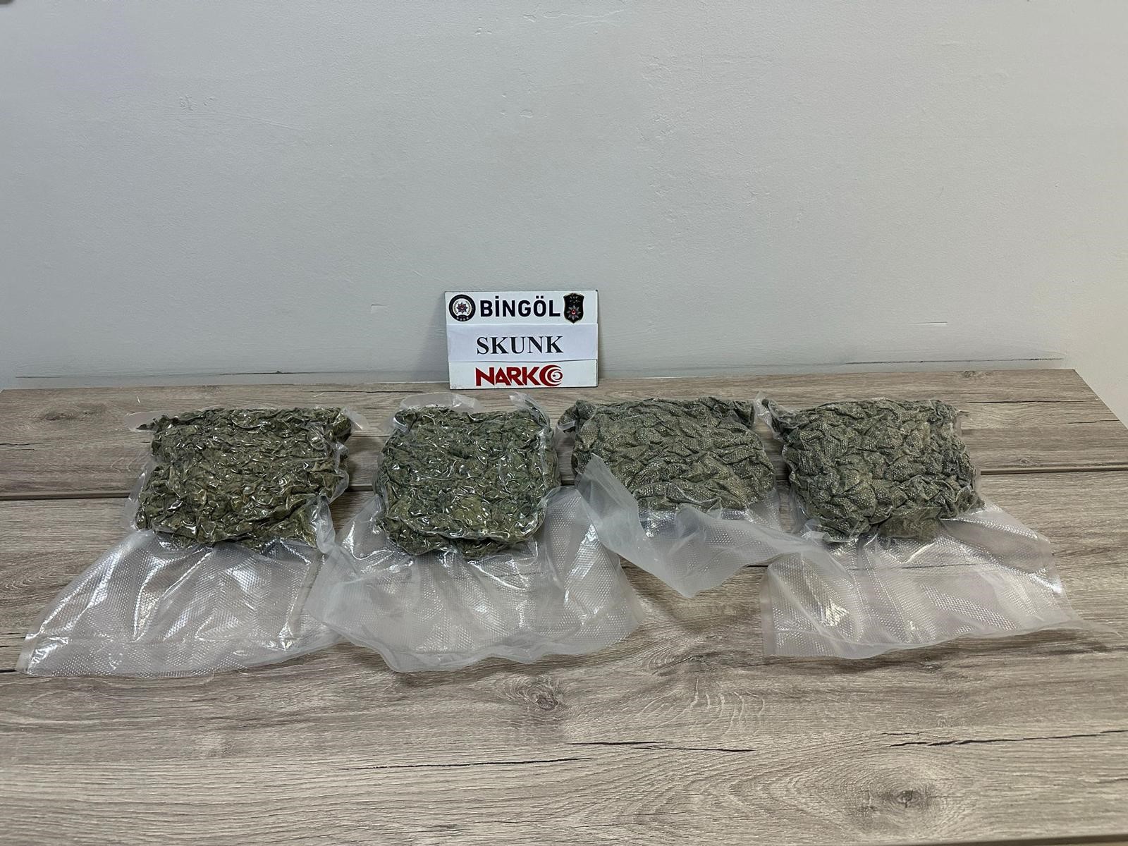 Bingöl’de 2 kilo 86 gram skunk ele geçirildi