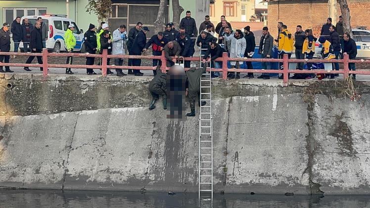 Irmakta erkek cesedi bulundu