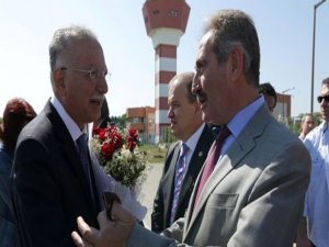 Ekmeleddin İhsanoğlu: Kediler karışmasın