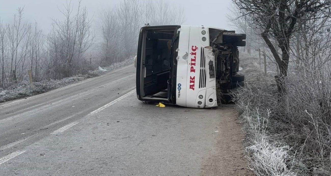 İşçi servisi devrildi: 9 yaralı