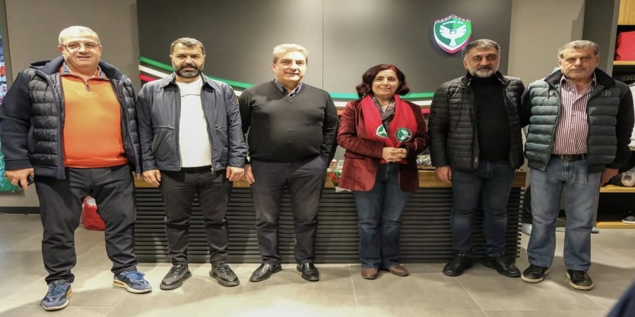 DEM Partili vekilden Amedspor'un AmedStore mağazasına ziyaret