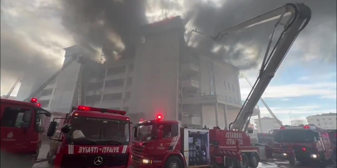 İstanbul'da tekstil atölyesinde büyük yangın