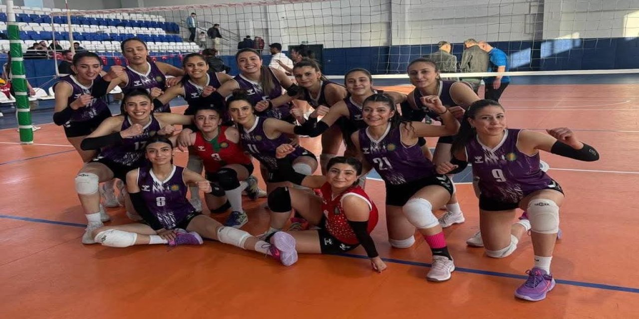 DBB Kadın Voleybol Takımı ligi galibiyetle tamamladı