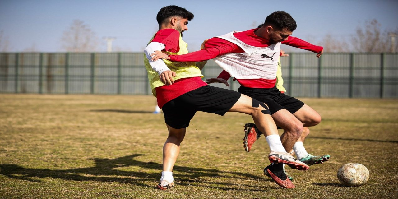 Diyarbekirspor yeni hocasıyla ilk antrenmanına çıktı