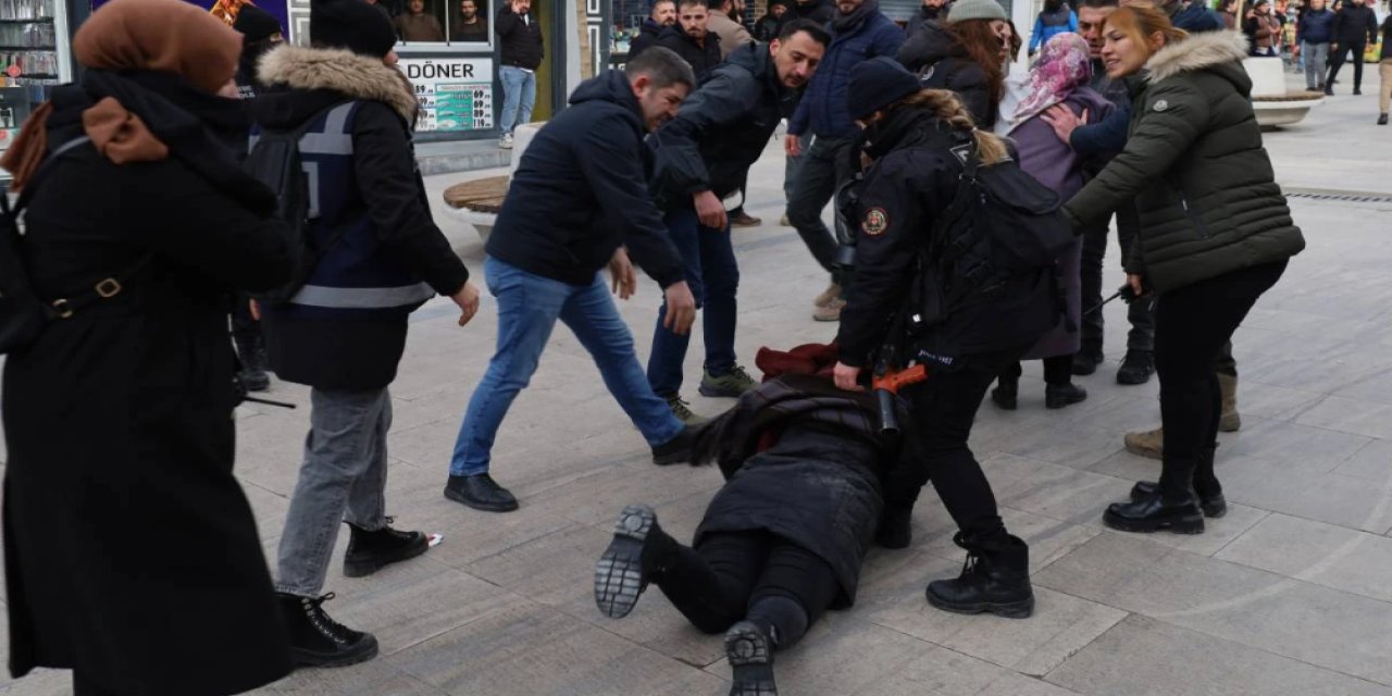 Van'da kadınların yürüyüşüne müdahale: 18 gözaltı