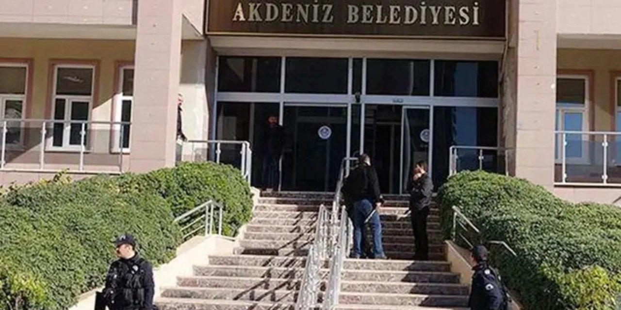 Akdeniz'de kayyum icraati: SMS ile işten çıkartma