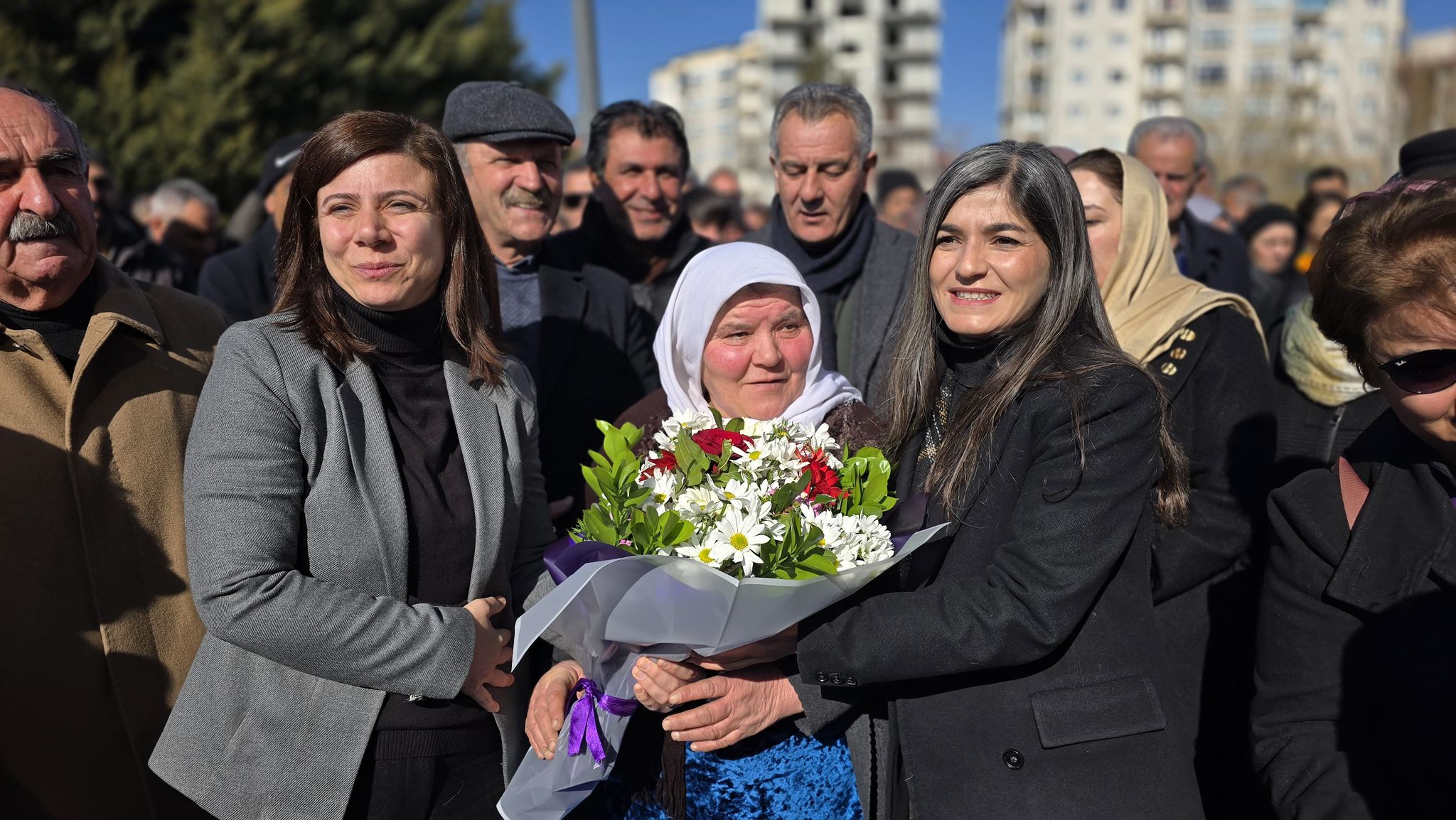 Bucak’tan Van Büyükşehir Belediyesine ziyaret