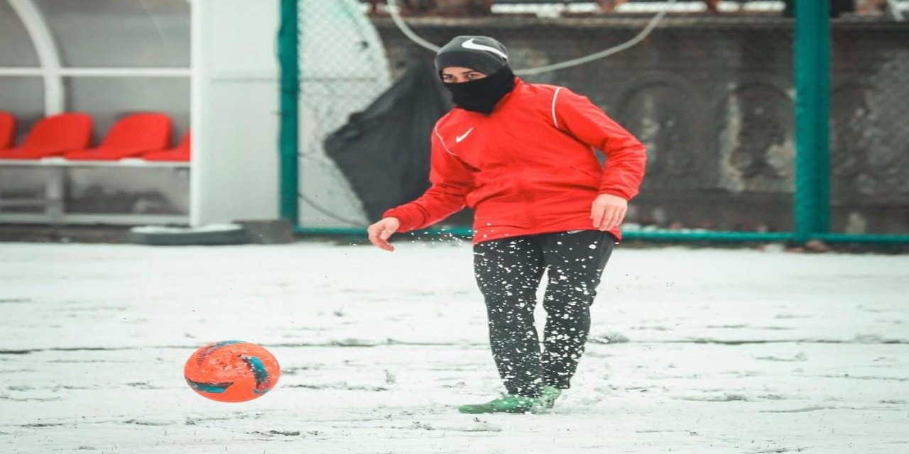 Amedspor kar, soğuk dinlemiyor