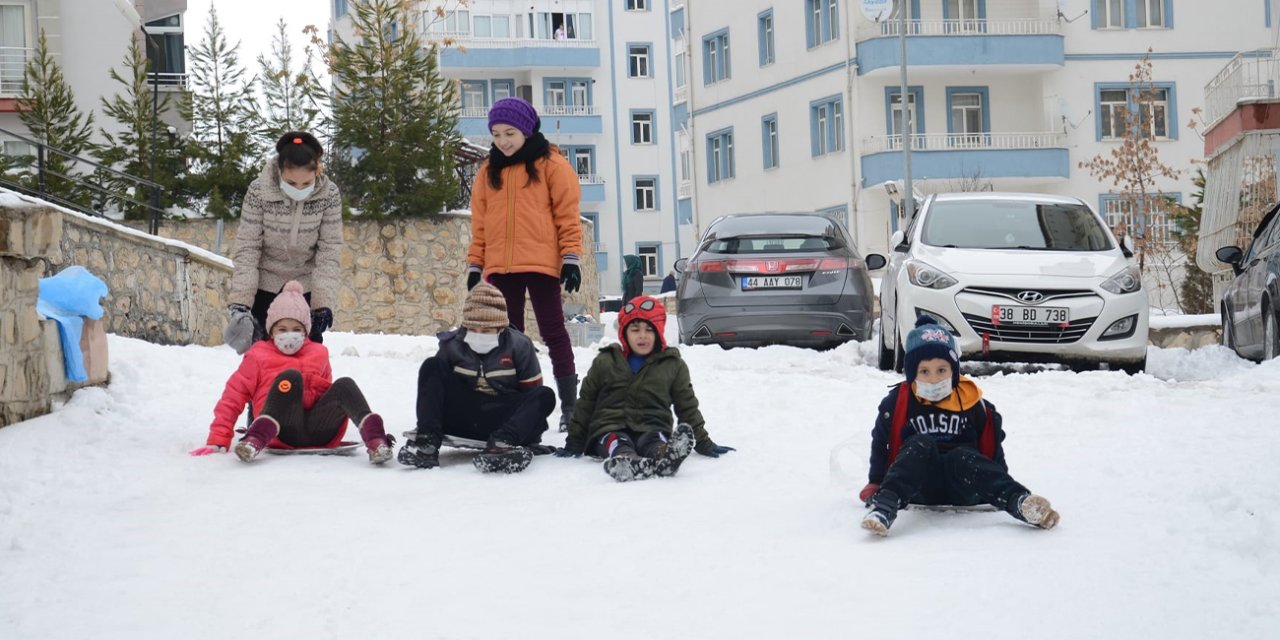 Eğitime kar engeli: 11 ilde okullar tatil