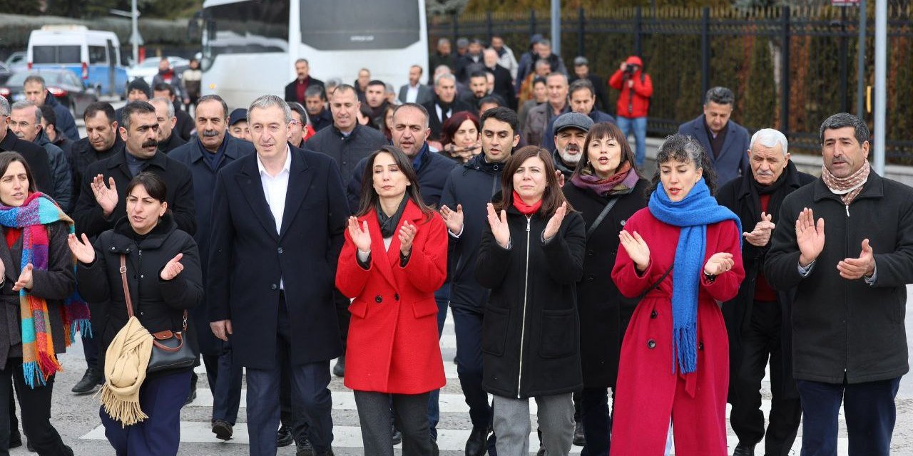 Diyarbakır Belediyesi Eş Başkanları Ankara'da nöbette