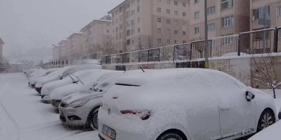 Van'da uçak seferleri iptal oldu