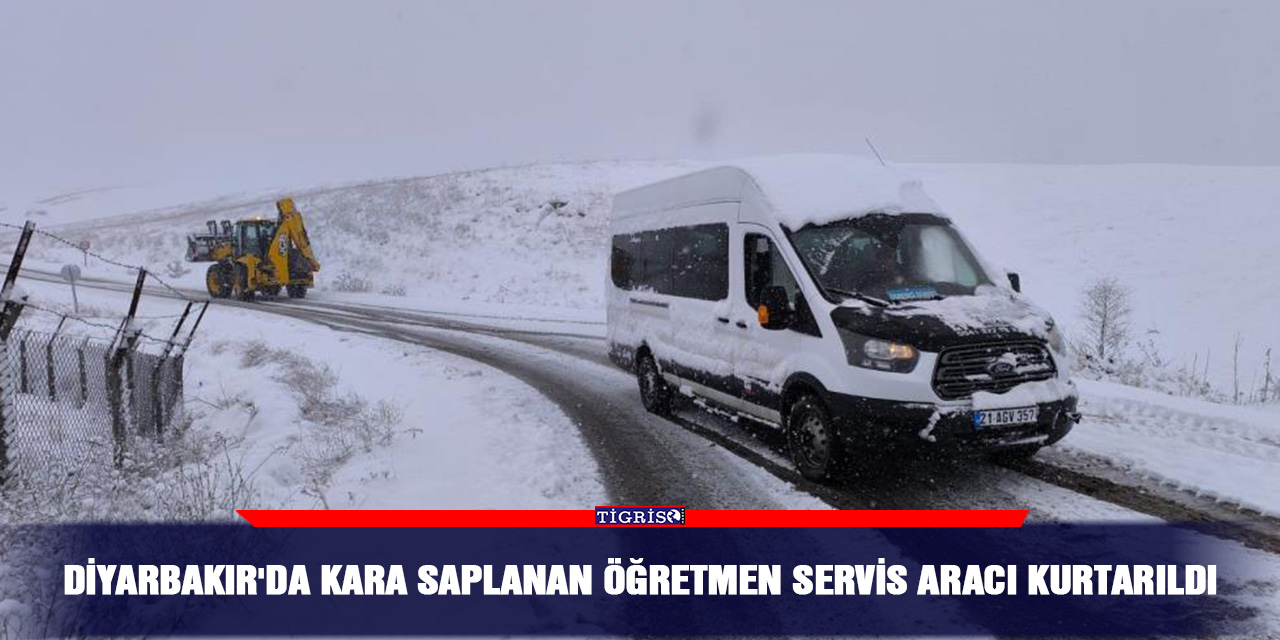 VİDEO - Diyarbakır'da kara saplanan öğretmen servis aracı kurtarıldı