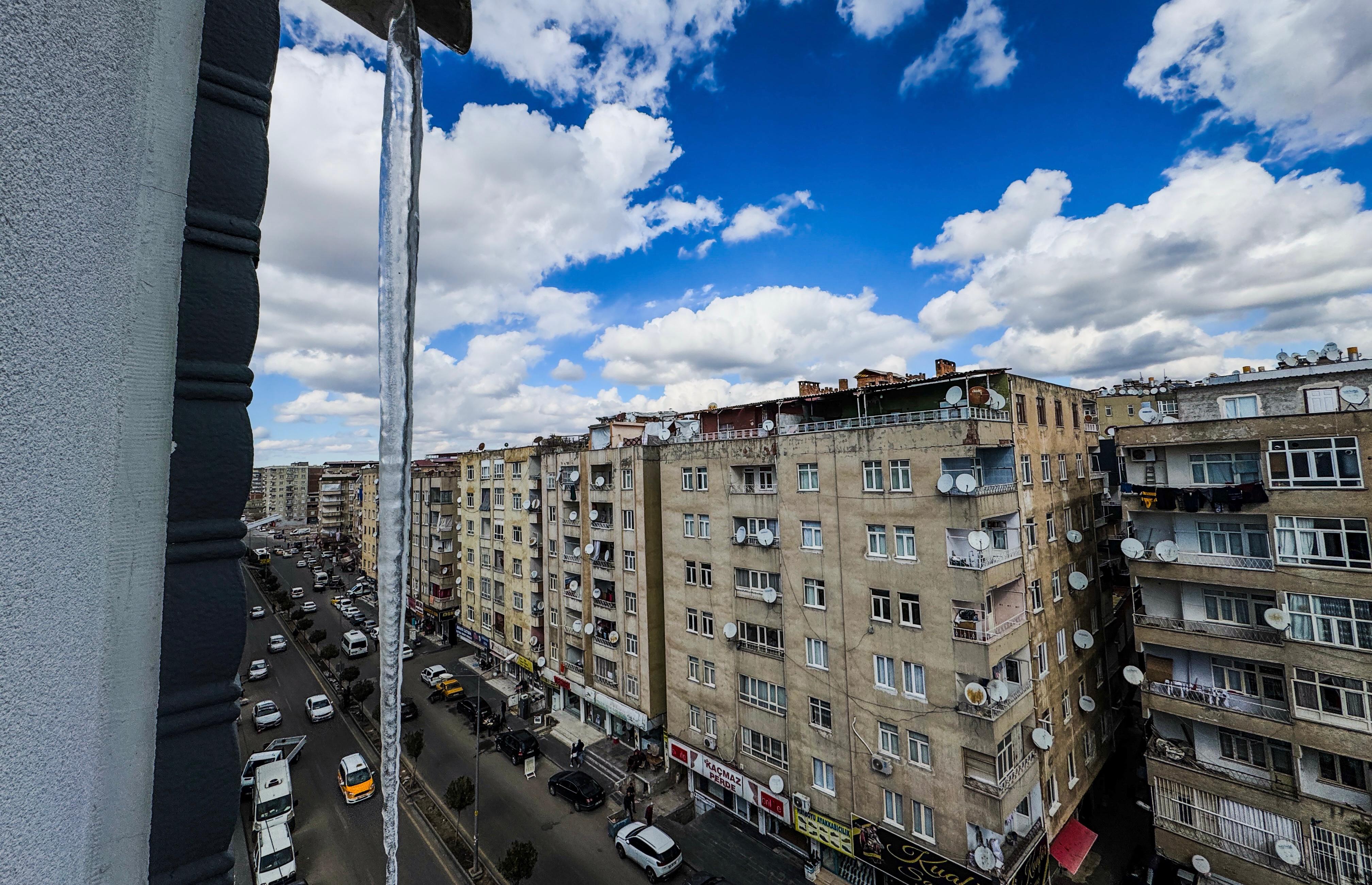 Diyarbakır’da hava buz kesti