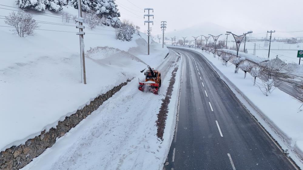 Bitlis’te 250 köy yolu ulaşıma açıldı