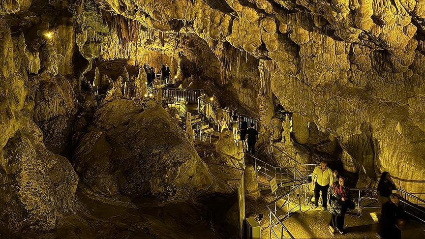 Sağlık turizminden 12 milyar dolar gelir hedefleniyor