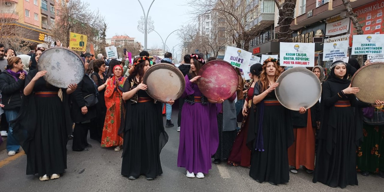 VİDEO - Diyarbakır'da 8 Mart coşkusu