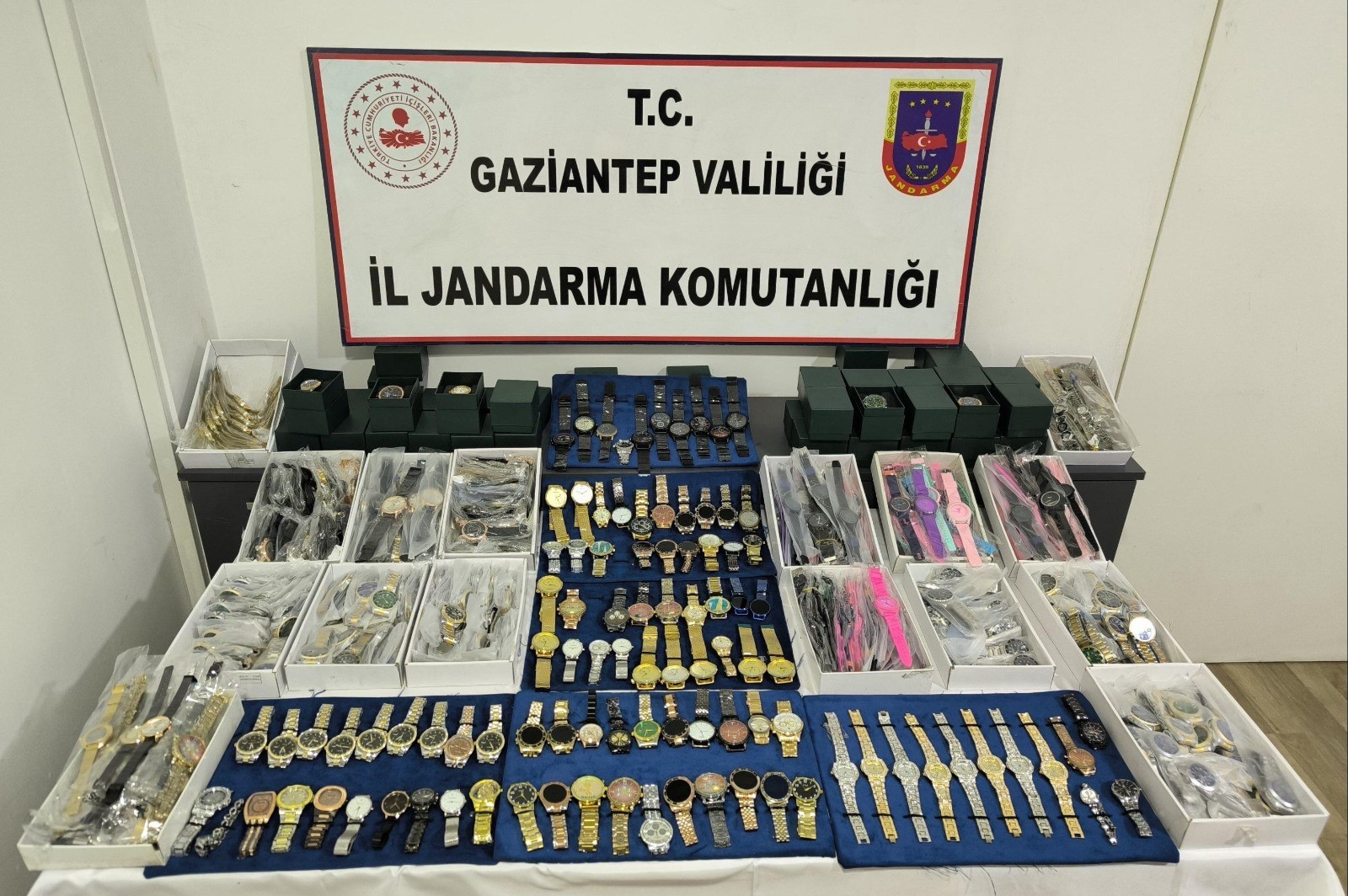 Gaziantep’te kaçak saat operasyonu