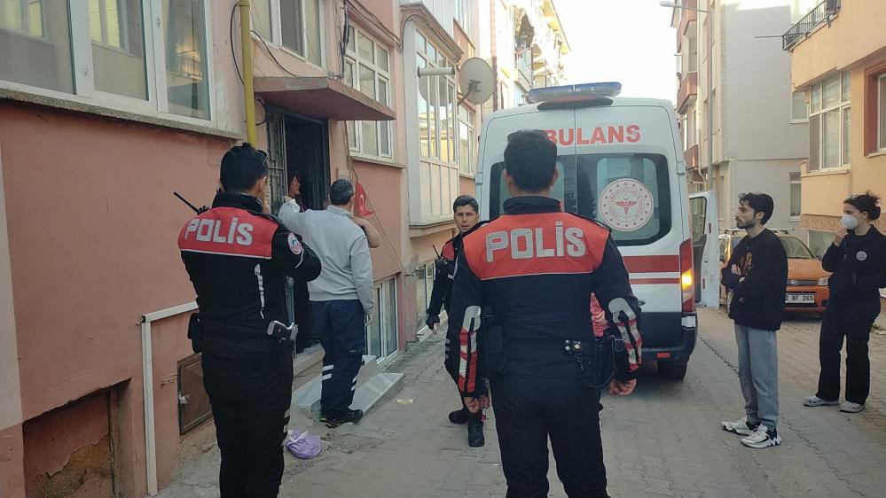 İhbar üzerine eve girdiler, acı manzarayla karşılaştılar