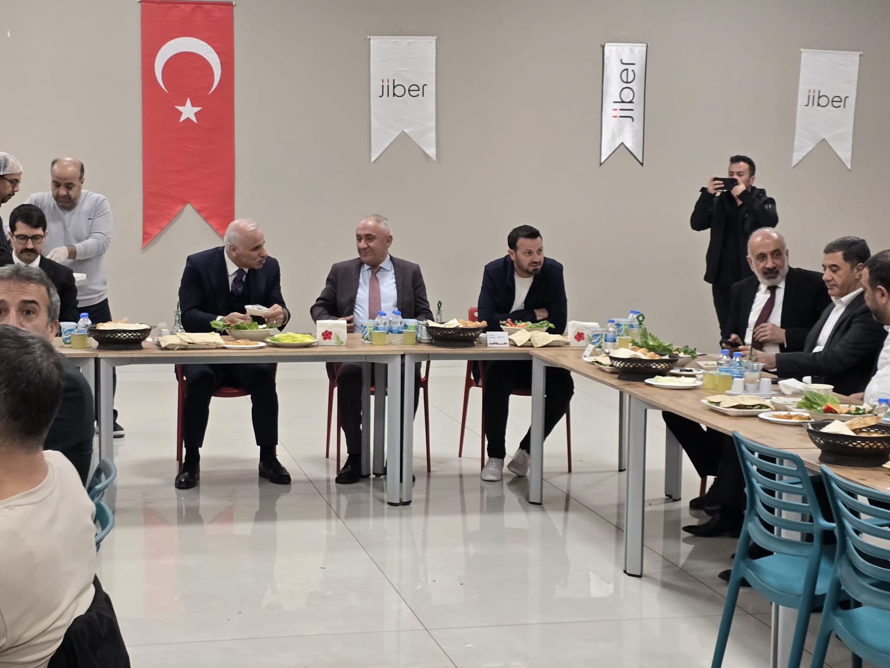 Diyarbakır Valisi iş dünyasıyla iftarda buluştu