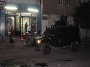 Cizre’de alışveriş merkezine molotoflu saldırı: 1 yaralı