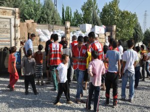 Kızılay Silopi’de yardım dağıttı