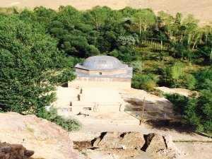 Abbasilerin Hakkari beyliği tarafından yapılan cami günümüzde halen ibadete açık