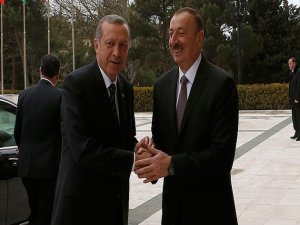 Erdoğan Bakü'de resmi törenle karşıland