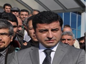 Demirtaş: Hakkâri'deki katliama ne diyeceksiniz merak ediyoruz?