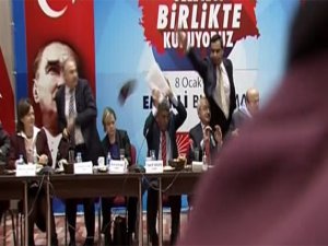 Kılıçdaroğlu'na ayakkabı fırlattılar