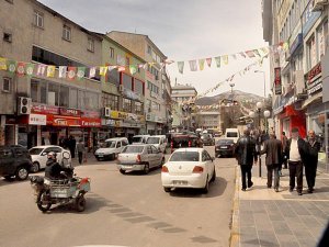 Dersim'de HDP bayrakları asıldı