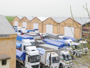 Diyarbakır'dan Kobanê'ye 31 TIR yardım