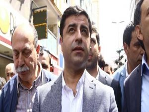 Demirtaş için 'Türkiye seninle gurur duyuyor' sloganı