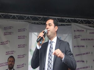 Demirtaş: Kürtçe Kur'an'ı Cumhurbaşkanı mitingine yetiştirdiler