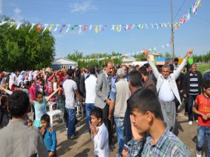 HDP'li Milletvekili Adaylarından Köy Ziyareti