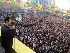 Demirtaş: Onun İlk Emri Okudur; Çal, Soy, Hırsızlık Yap Değildir