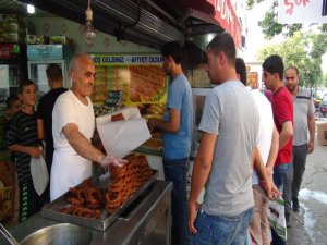 RAMAZAN GELDİ MİS KOKULU TATLILAR TEZGAHA ÇIKTI