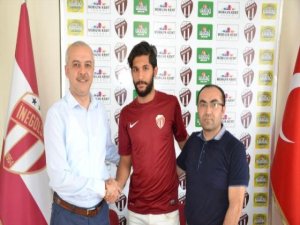 Halil İbrahim İnegölspor’la 3 yıllık sözleşme imzaladı