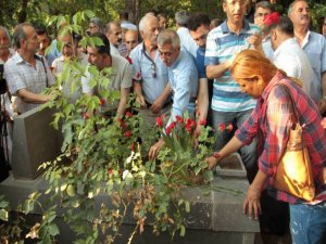 Vedat Aydın mezarı başında anıldı