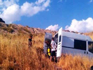 Van Gölü sahilinde piknik tüpüne yerleştirilmiş bomba bulundu