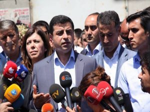 Demirtaş: Türkiye'nin batısı sessiz kalırsa kardeşliği nasıl savunacağız?