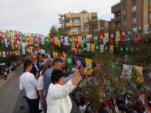 HDP'li adaylar seçmenleriyle buluşuyor