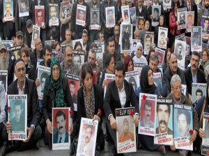 Demirtaş: Buyursun Davutoğlu ile gidelim Silvan, Cizre sokaklarına