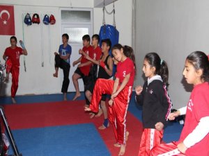 Silvanlı Wushu sporcuları, şampiyonluk için Antalya'da