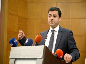 Demirtaş: Hain olsaydık, yerimizde oturmamız yeterliydi