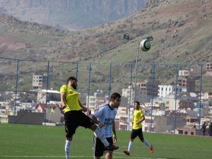 Erganispor,Yarıştan Kopmuyor