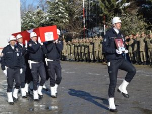 Yaşamını yitiren polis için tören düzenlendi