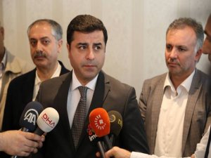 Demirtaş: İnsanlıktan çıkanlar vatandaşlıktan çıkarmakla tehdit ediyor