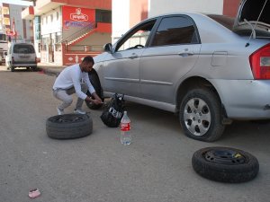 Bir gecede 110 aracın lastiği patlatıldı