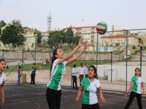 Voleybol şenliği sona erdi