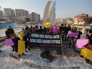 Depremzedeler bu sefer elektrik için eylemde!